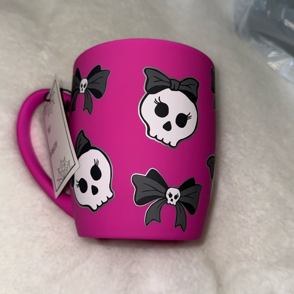 NEW Cobwebs & Cauldrons Skulls and Bows Halloween Mug